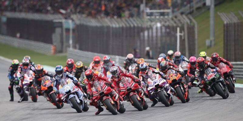 El Giro Inesperado del MotoGP 2024: Una Sede Que Se Nos Escapa 2 MotoGP 2024 Primera Curva