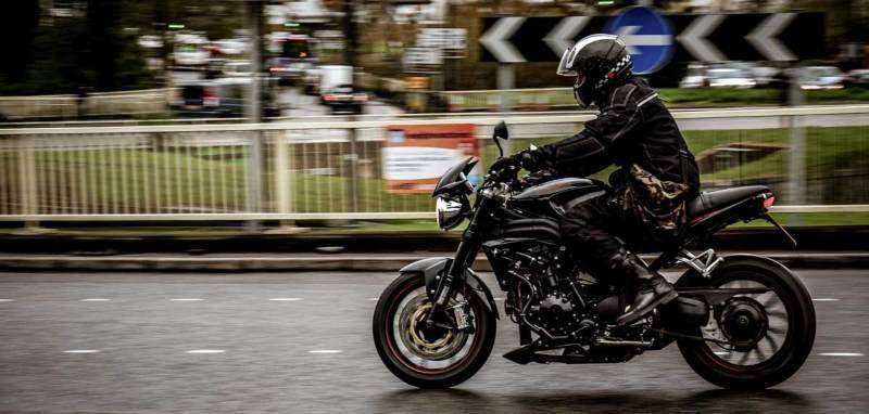 manejar una moto